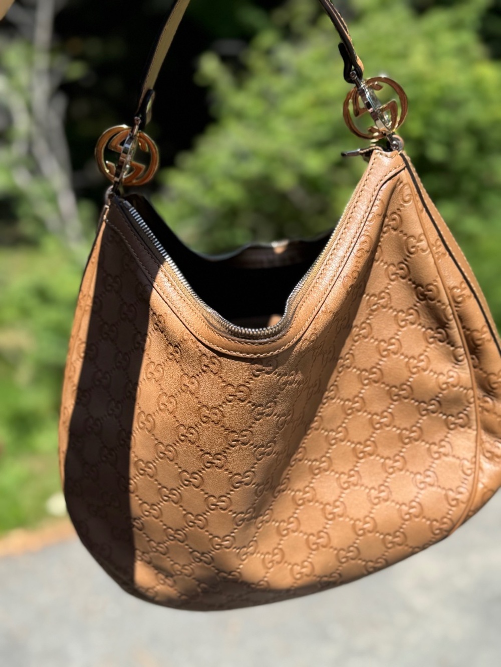 Guccisima Signature Gucci Monogram Hobo Bag in Camel
